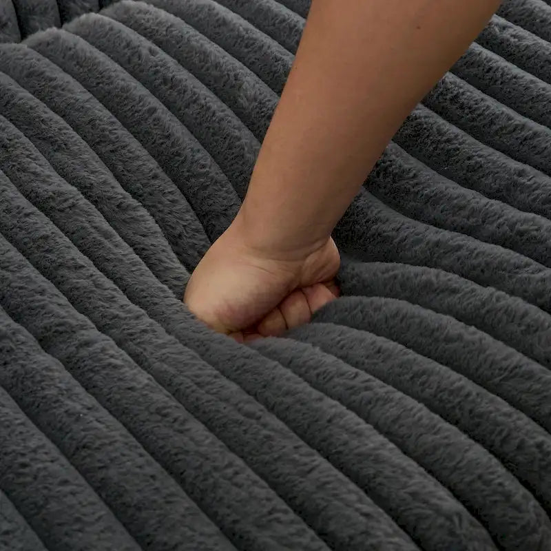 Chaise longue surdimensionnée et rembourrée moderne avec pouf et oreillers
