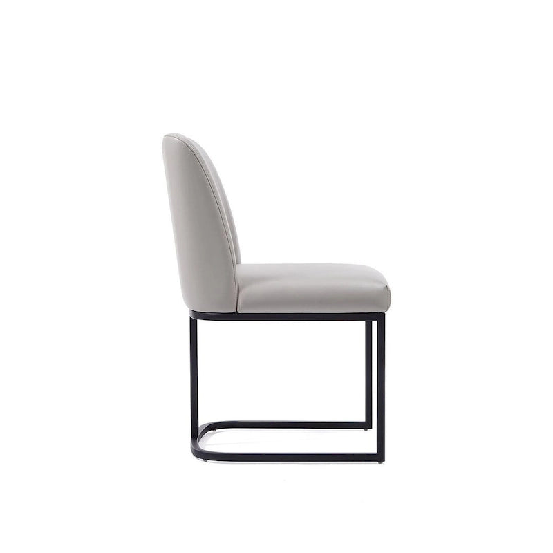 Chaise de salle à manger moderne en similicuir